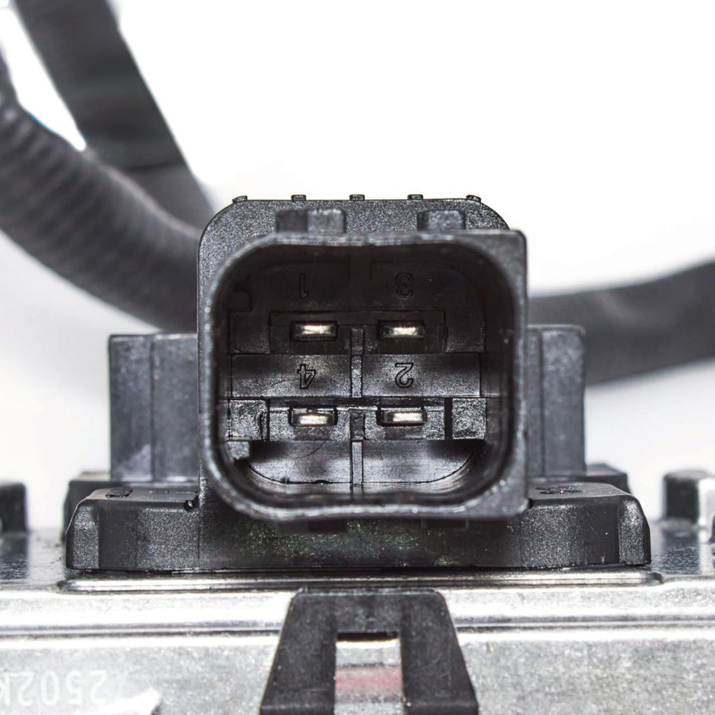 benz_detroit_dd13_dd15_freightliner_cascadia_p3_ea0101532228_arc0628_detalle